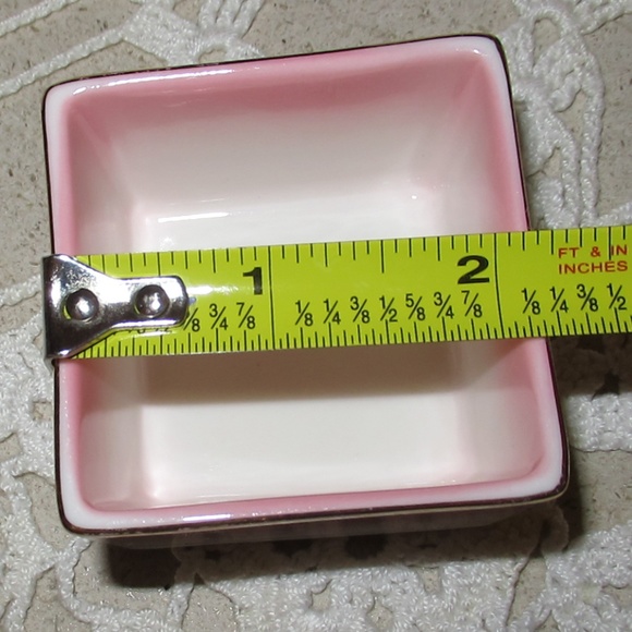 Japanese porcelain Pink & White square sauce cups - Picture 8 of 10